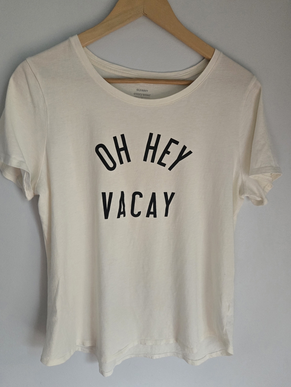 OLD NAVY "Oh Hey Vacay" Graphic Tee - Cream with Black Print